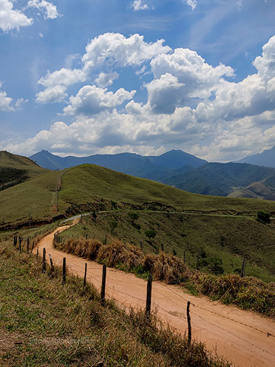 Foto de paisagem editada no celular com o curso de edição do Tony